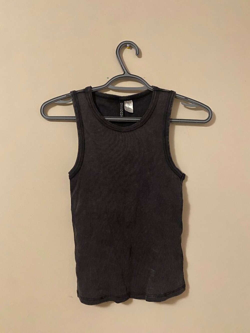 fitted tank top